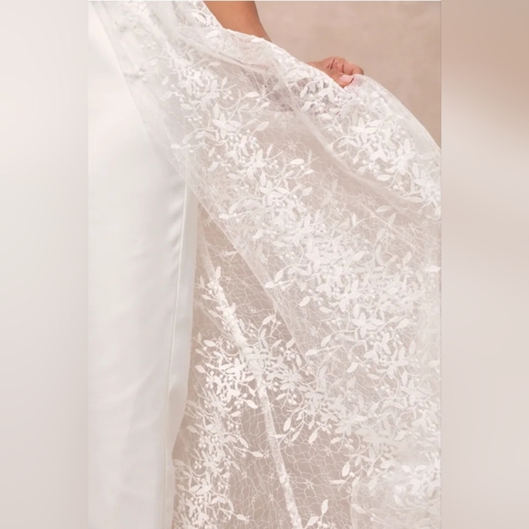 XL NWT White Jumpsuit Wedding Immaculate Love White Mesh Embroidered Cape Lulus - Picture 7 of 14